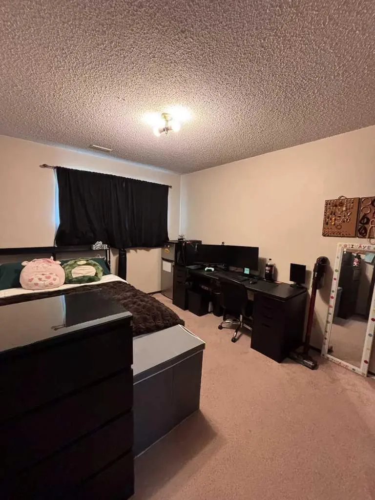 5 Acadia Road W Lethbridge AB T1K 4C1