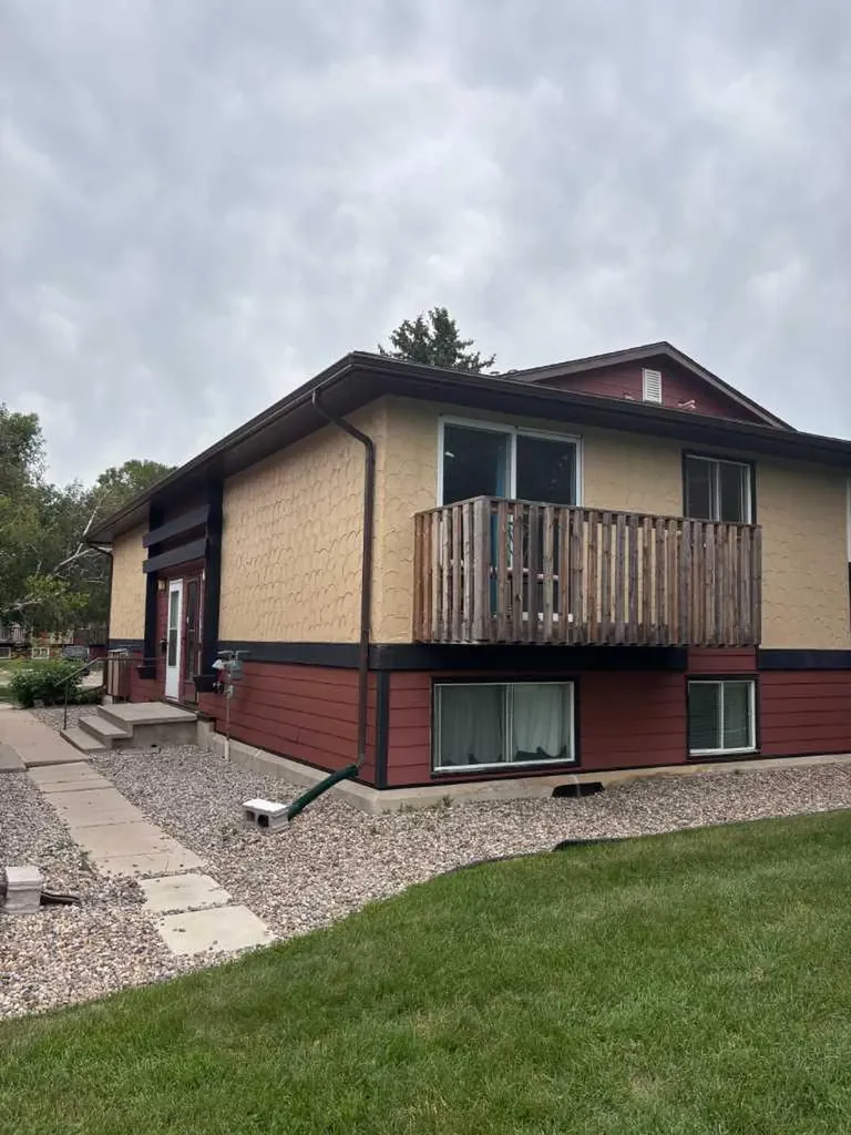 5 Acadia Road W Lethbridge AB T1K 4C1