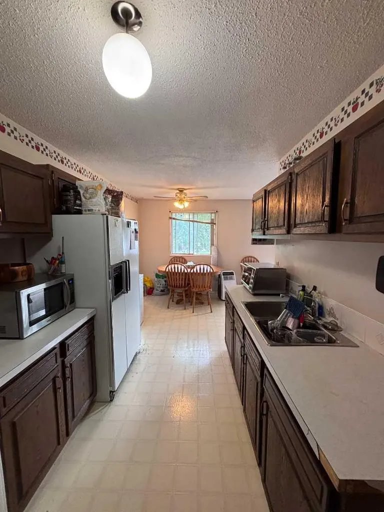 5 Acadia Road W Lethbridge AB T1K 4C1