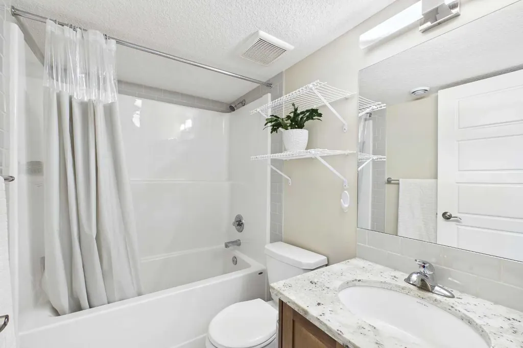 220 Livingston Common NE Calgary AB T3P 1K1