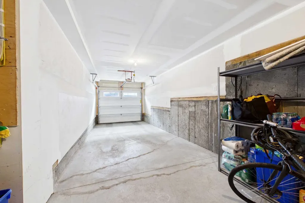220 Livingston Common NE Calgary AB T3P 1K1