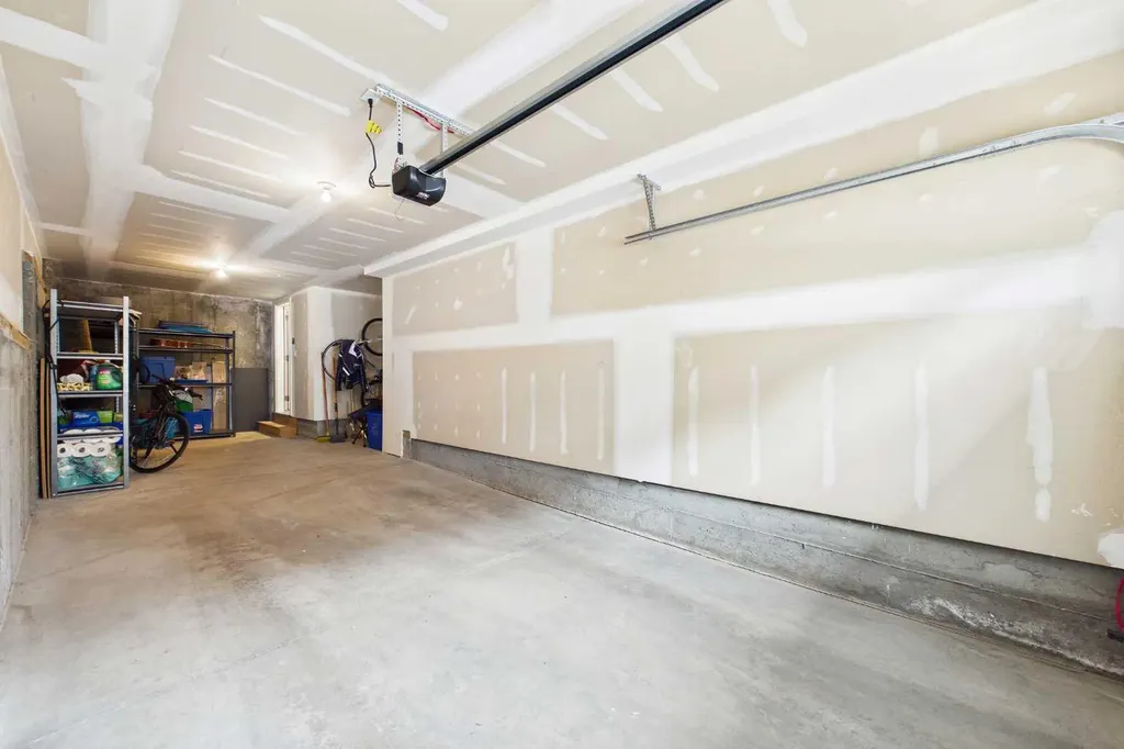 220 Livingston Common NE Calgary AB T3P 1K1