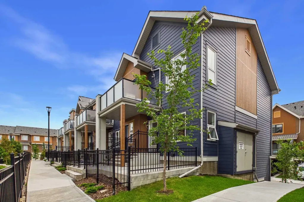 220 Livingston Common NE Calgary AB T3P 1K1