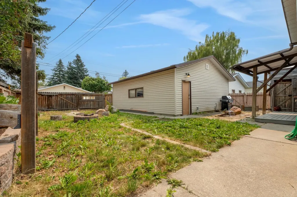 9408 5 Street SE Calgary AB T2J 1K5