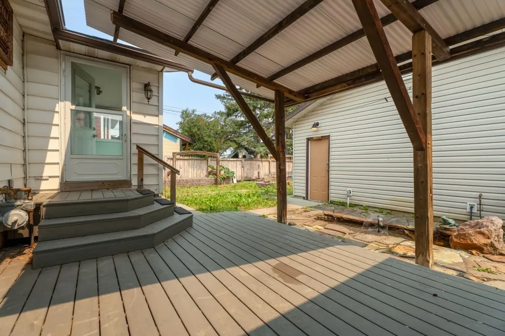 9408 5 Street SE Calgary AB T2J 1K5