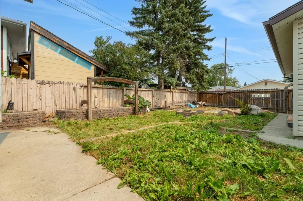9408 5 Street SE Calgary AB T2J 1K5