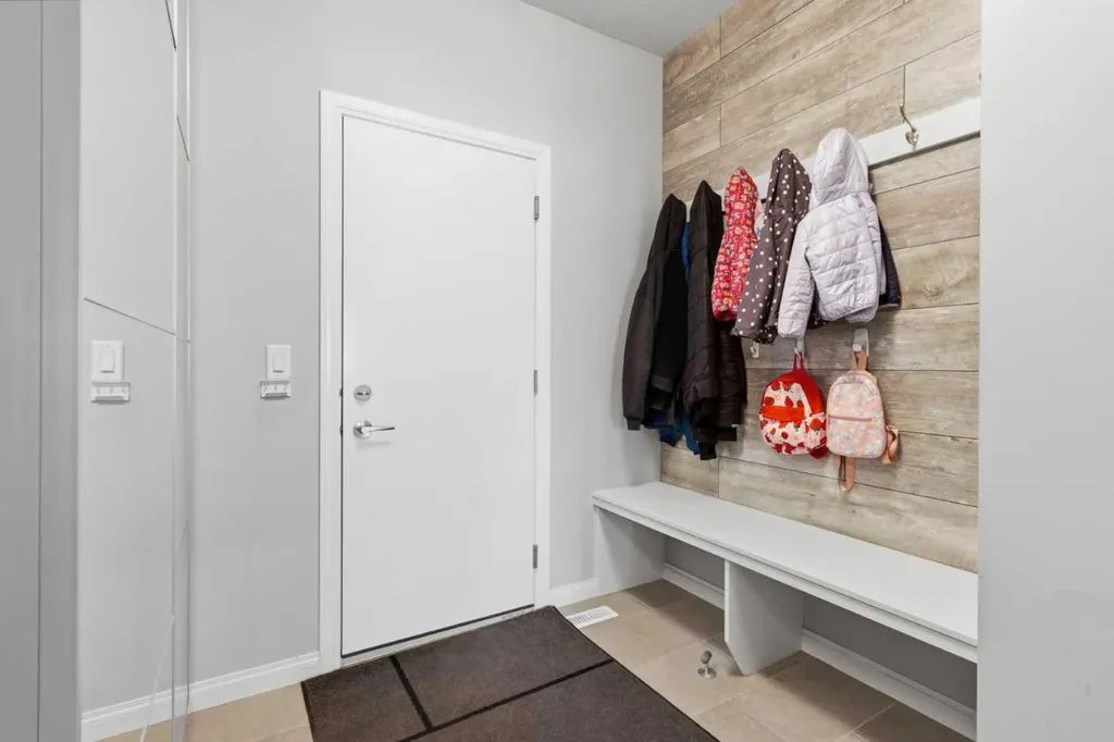 283 Nolanhurst Crescent NW Calgary AB T3R 0Z6