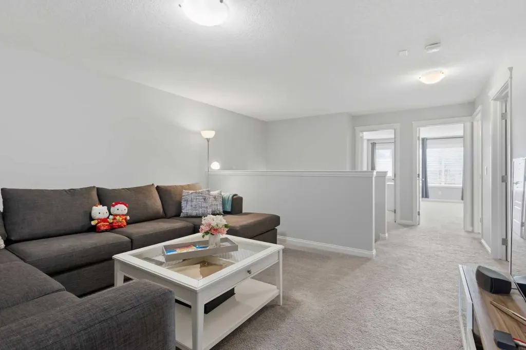 283 Nolanhurst Crescent NW Calgary AB T3R 0Z6