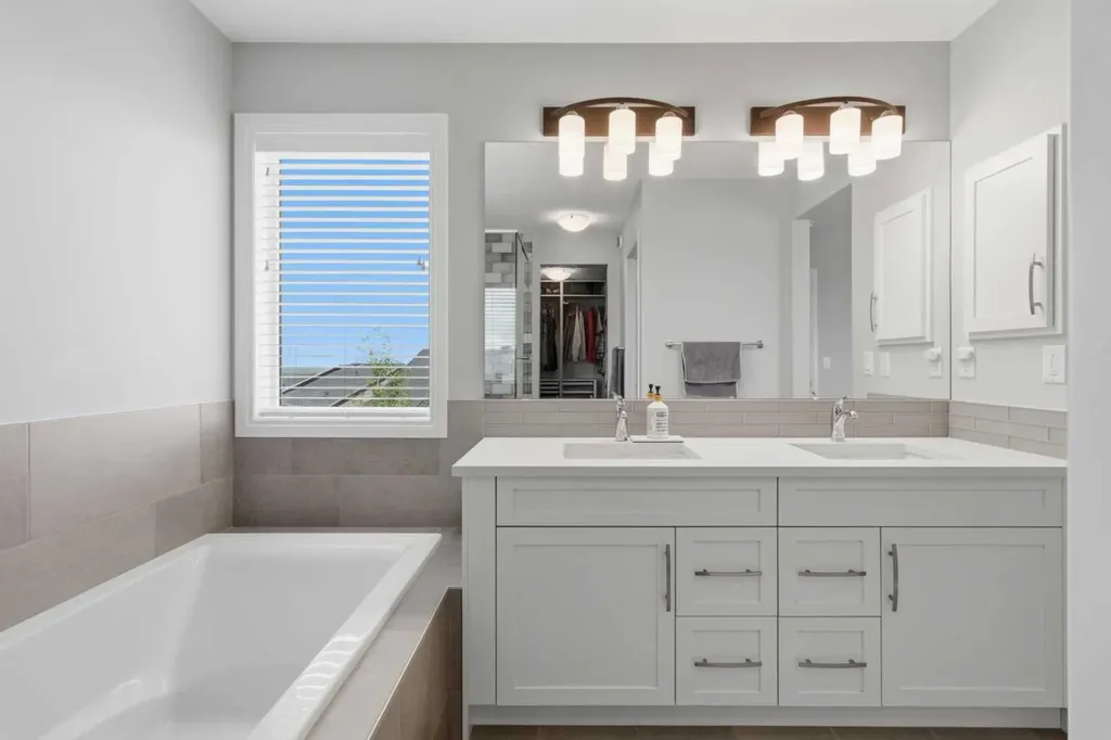 283 Nolanhurst Crescent NW Calgary AB T3R 0Z6