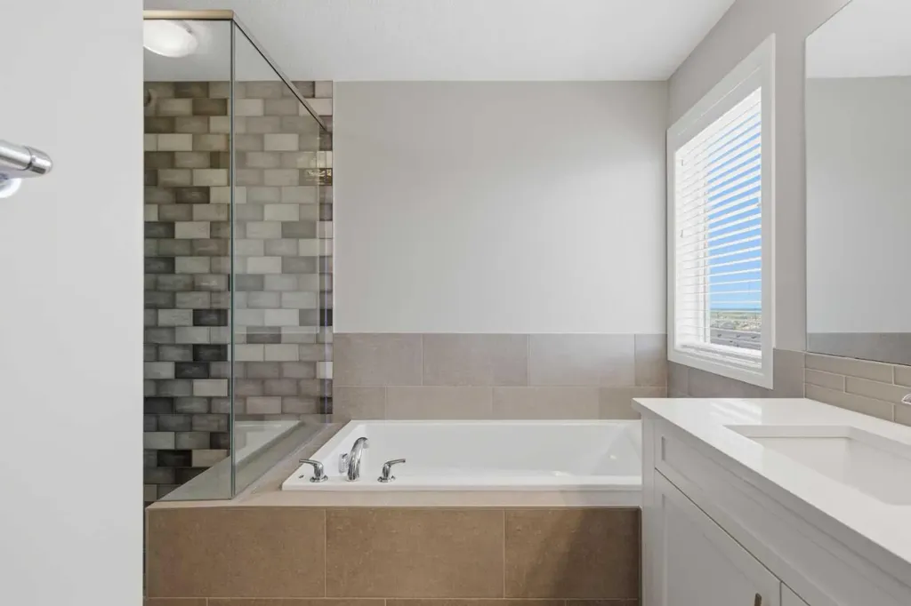 283 Nolanhurst Crescent NW Calgary AB T3R 0Z6