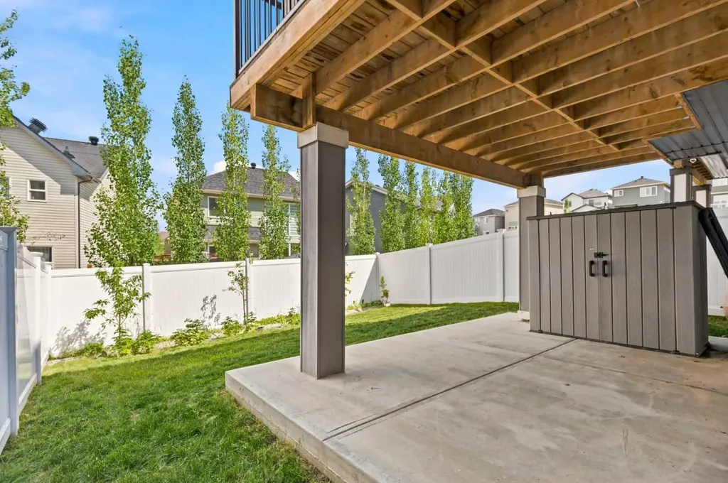 283 Nolanhurst Crescent NW Calgary AB T3R 0Z6