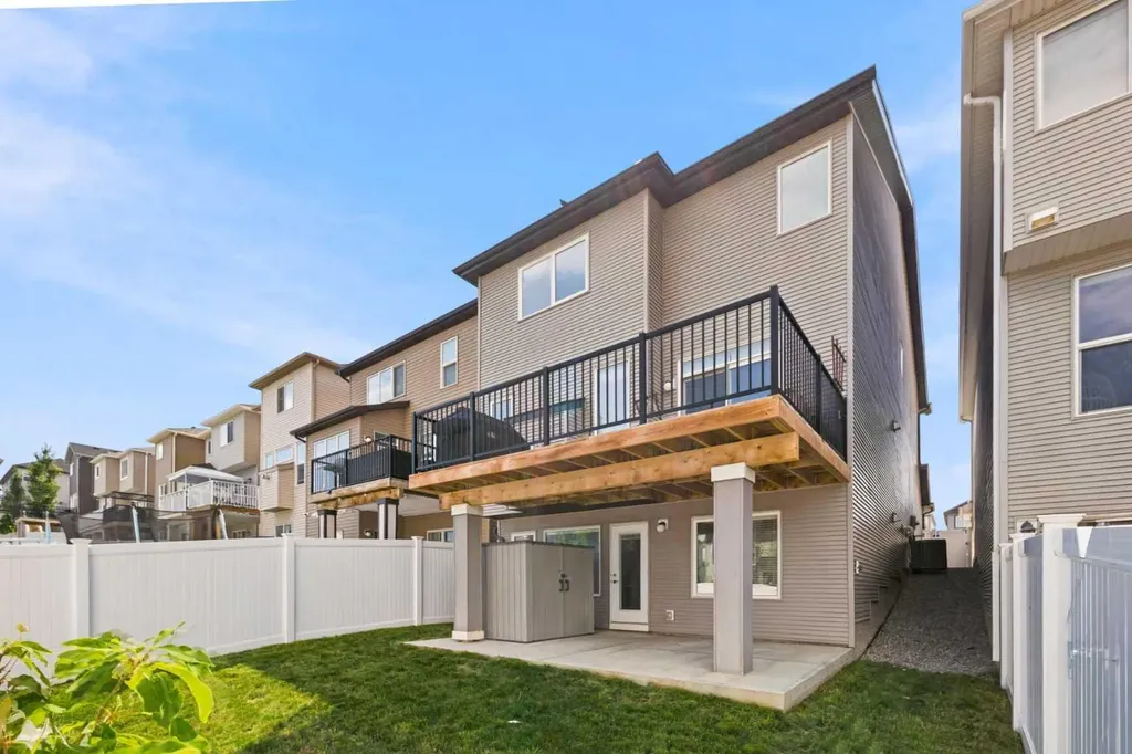 283 Nolanhurst Crescent NW Calgary AB T3R 0Z6