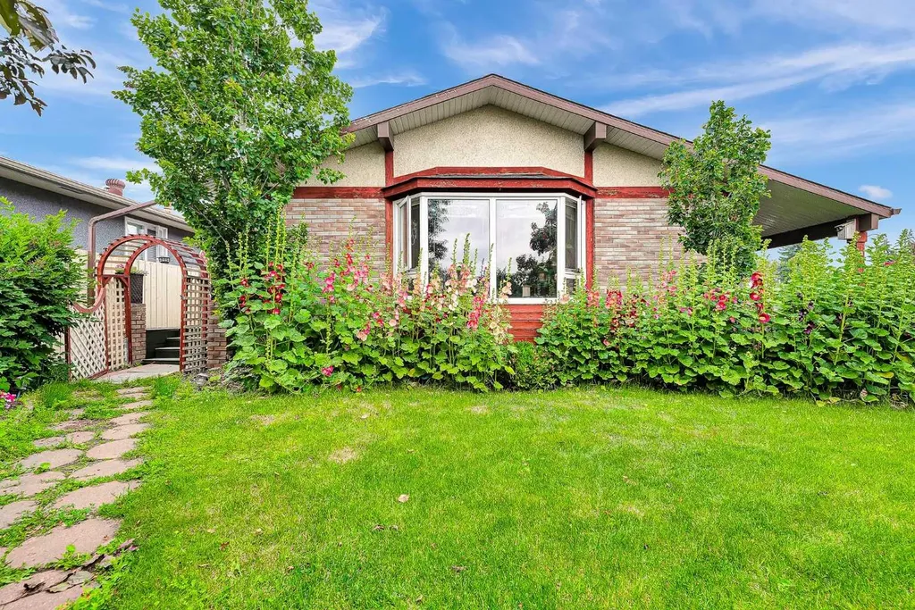 3722 Dover Ridge Drive SE Calgary AB T2B2C8