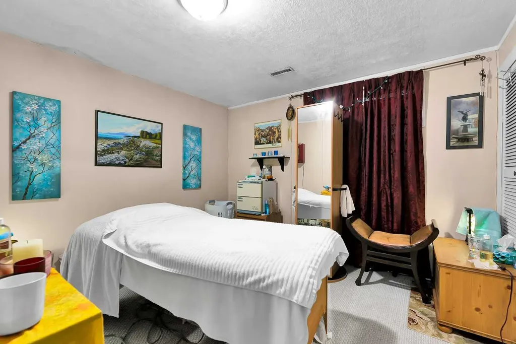 3722 Dover Ridge Drive SE Calgary AB T2B2C8