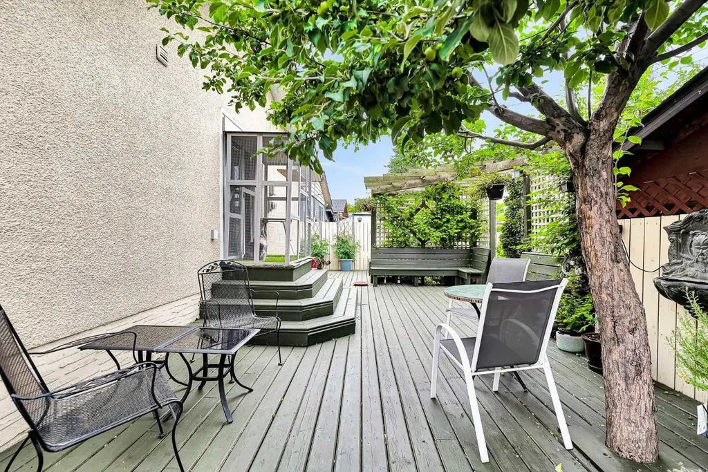 3722 Dover Ridge Drive SE Calgary AB T2B2C8