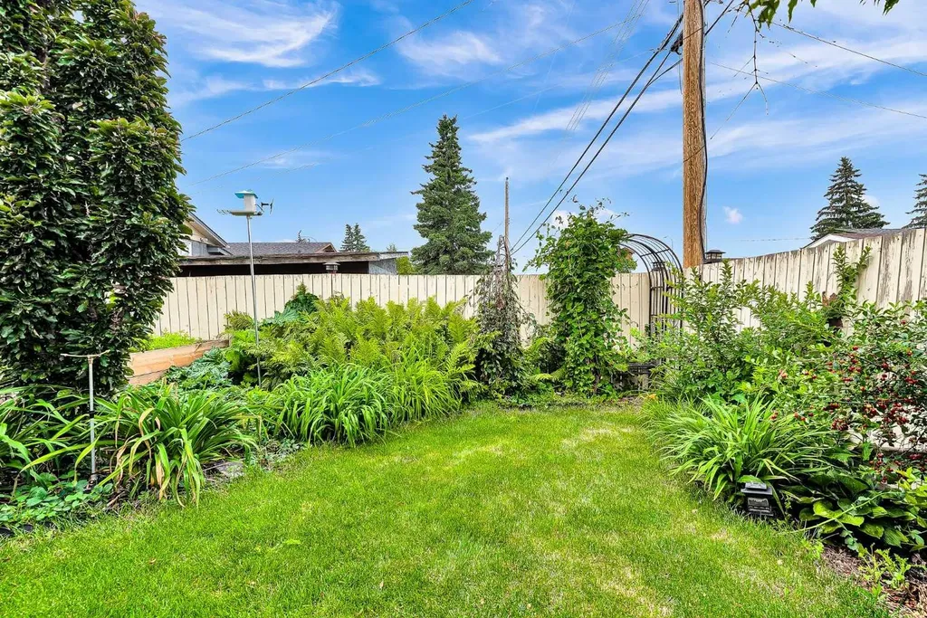 3722 Dover Ridge Drive SE Calgary AB T2B2C8