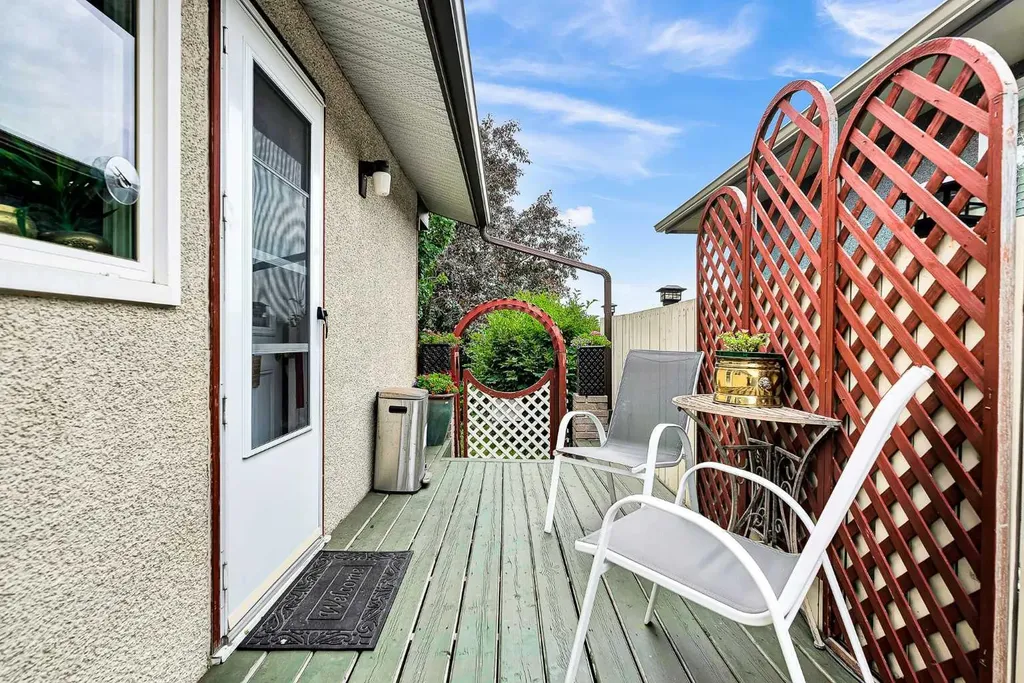 3722 Dover Ridge Drive SE Calgary AB T2B2C8