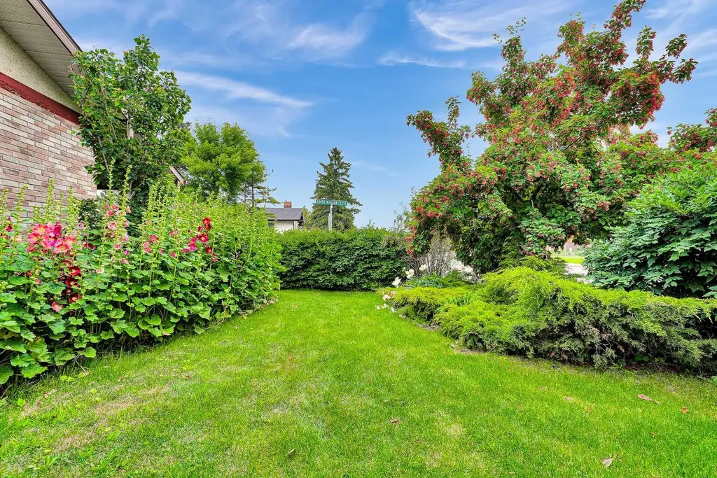 3722 Dover Ridge Drive SE Calgary AB T2B2C8