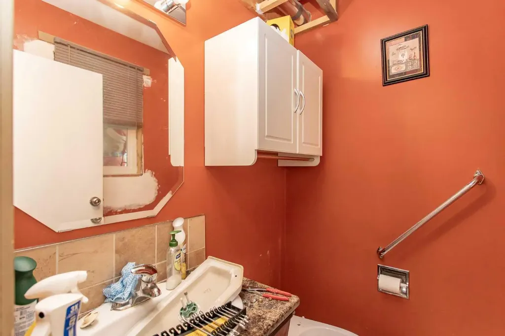 5246 47 Street Lacombe AB T4L 1H5