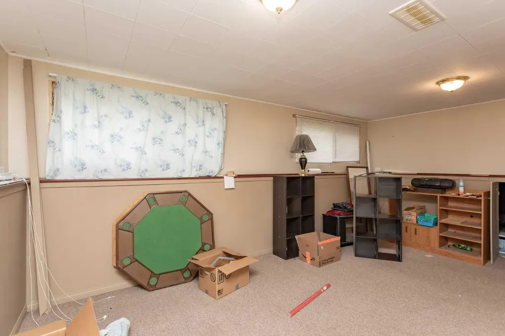 5246 47 Street Lacombe AB T4L 1H5