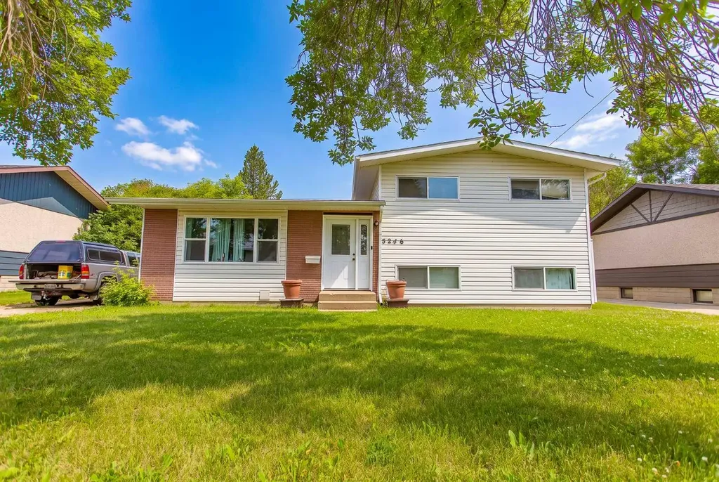 5246 47 Street Lacombe AB T4L 1H5