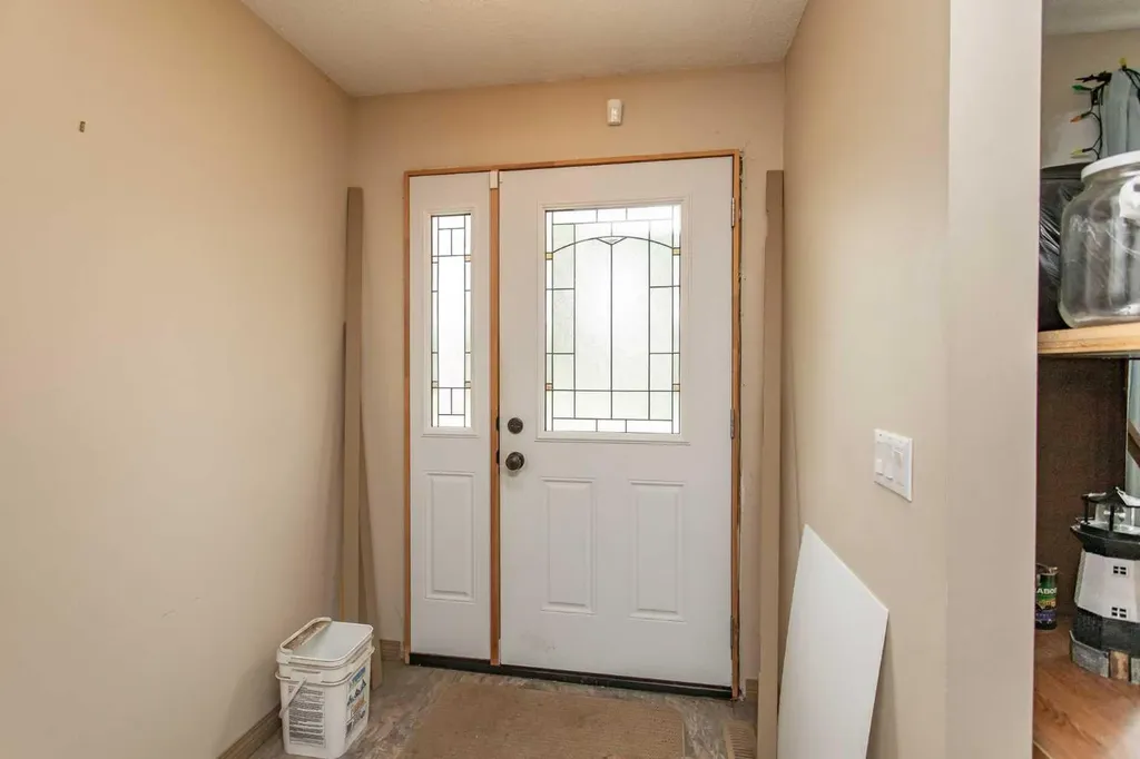 5246 47 Street Lacombe AB T4L 1H5