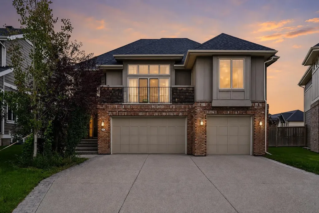 22 Wendham Place SW Calgary AB T3H 0R6