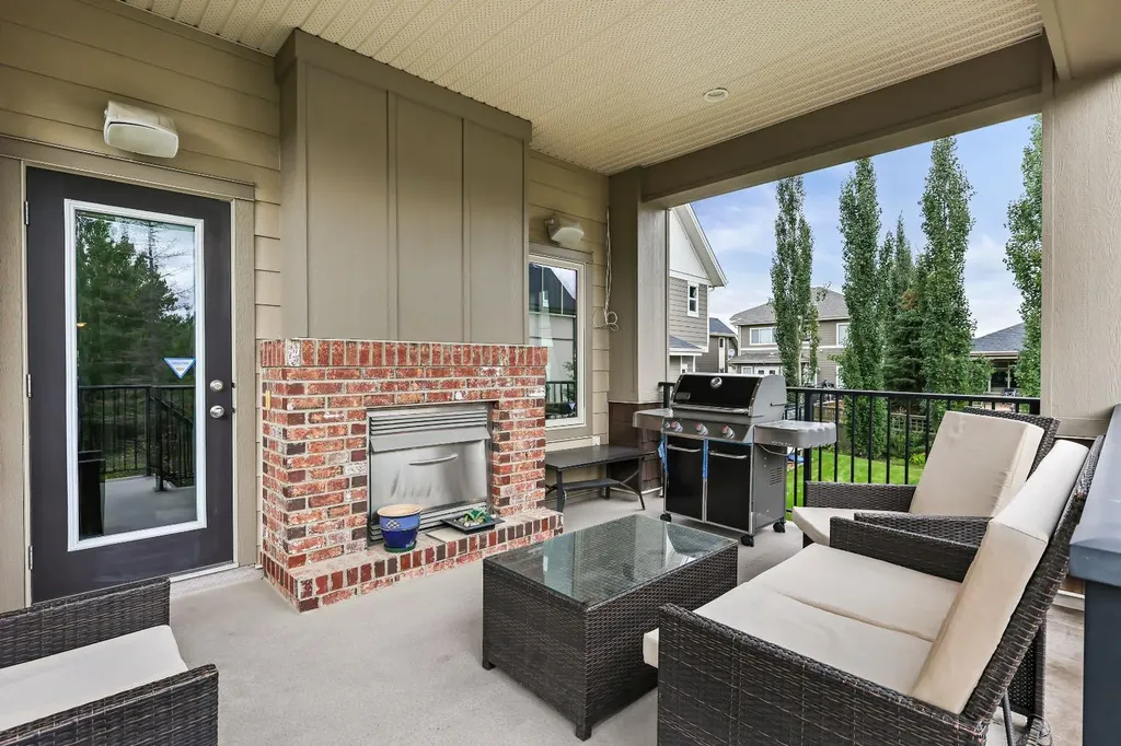 22 Wendham Place SW Calgary AB T3H 0R6