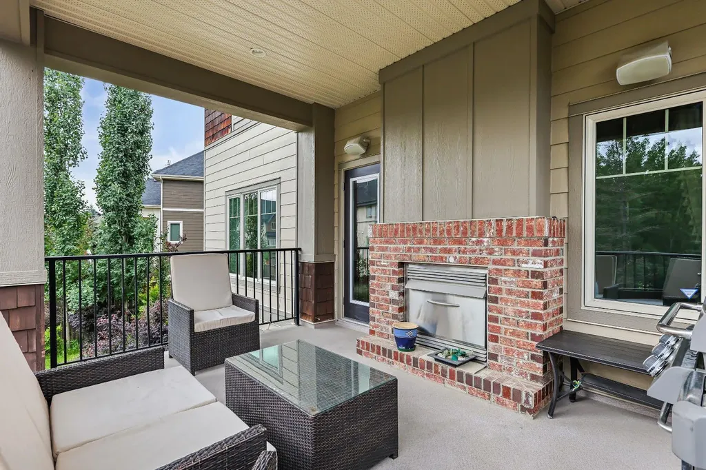 22 Wendham Place SW Calgary AB T3H 0R6