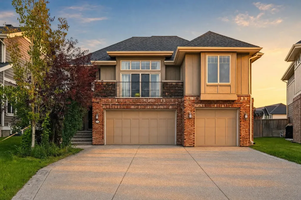 22 Wendham Place SW Calgary AB T3H 0R6