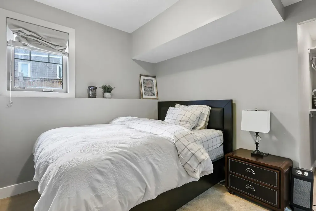 22 Wendham Place SW Calgary AB T3H 0R6