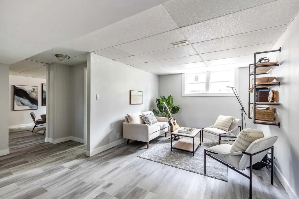 206 7 Street SE Medicine Hat AB T1A1J6