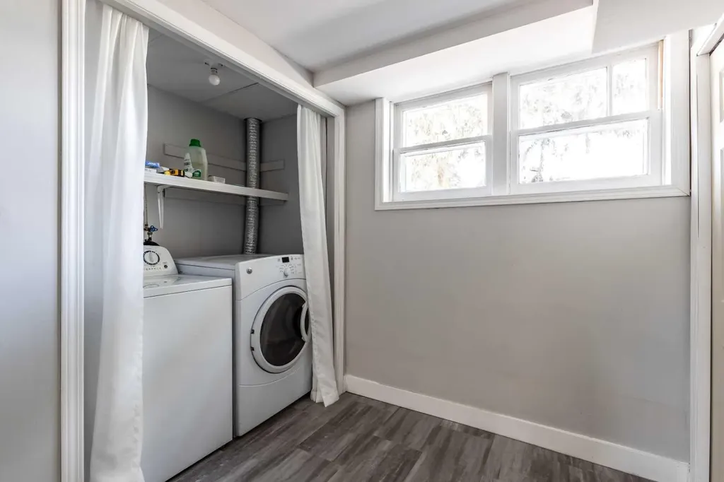 206 7 Street SE Medicine Hat AB T1A1J6