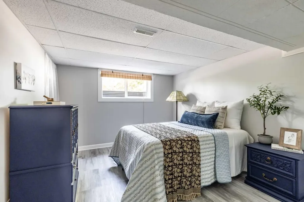 206 7 Street SE Medicine Hat AB T1A1J6