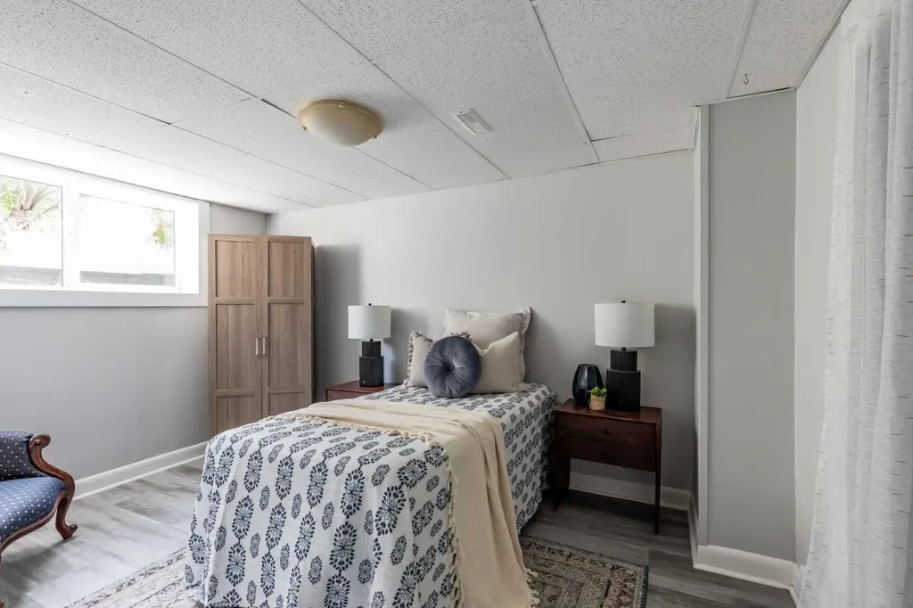 206 7 Street SE Medicine Hat AB T1A1J6