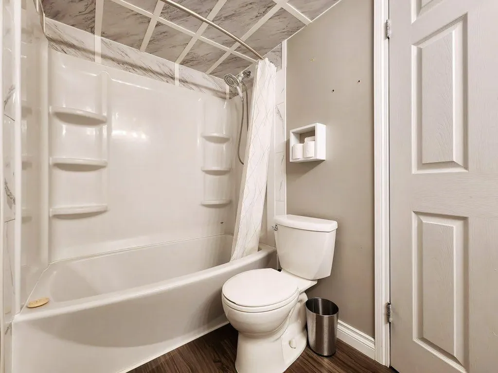 5 Acadia Road W Lethbridge AB T1K 3X8