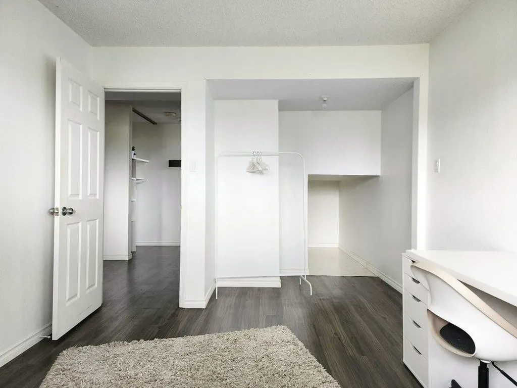 5 Acadia Road W Lethbridge AB T1K 3X8