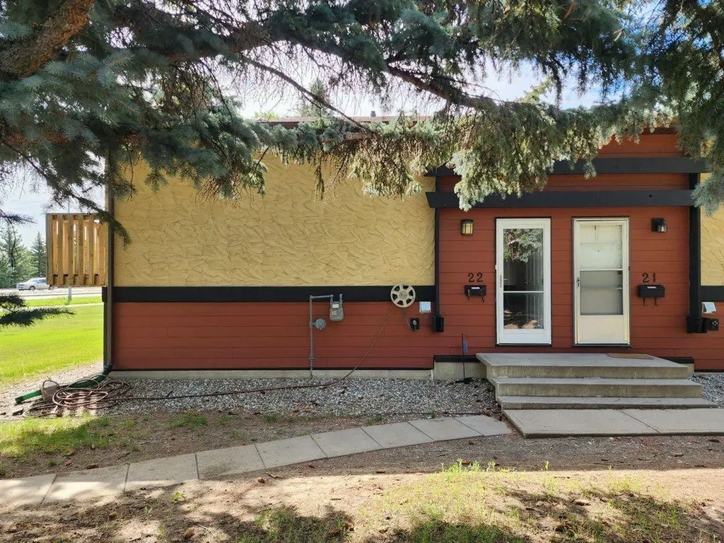 5 Acadia Road W Lethbridge AB T1K 3X8