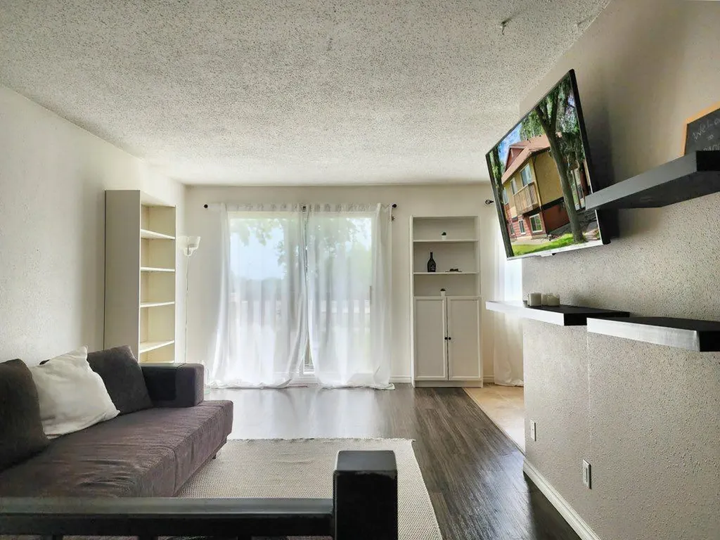 5 Acadia Road W Lethbridge AB T1K 3X8