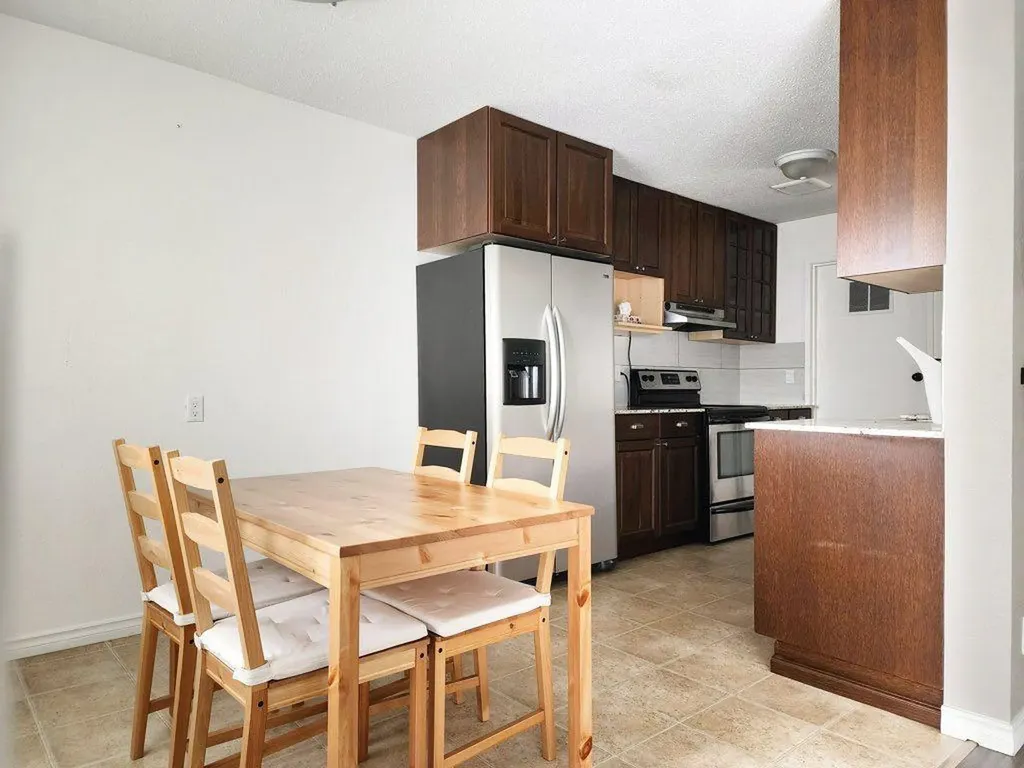 5 Acadia Road W Lethbridge AB T1K 3X8