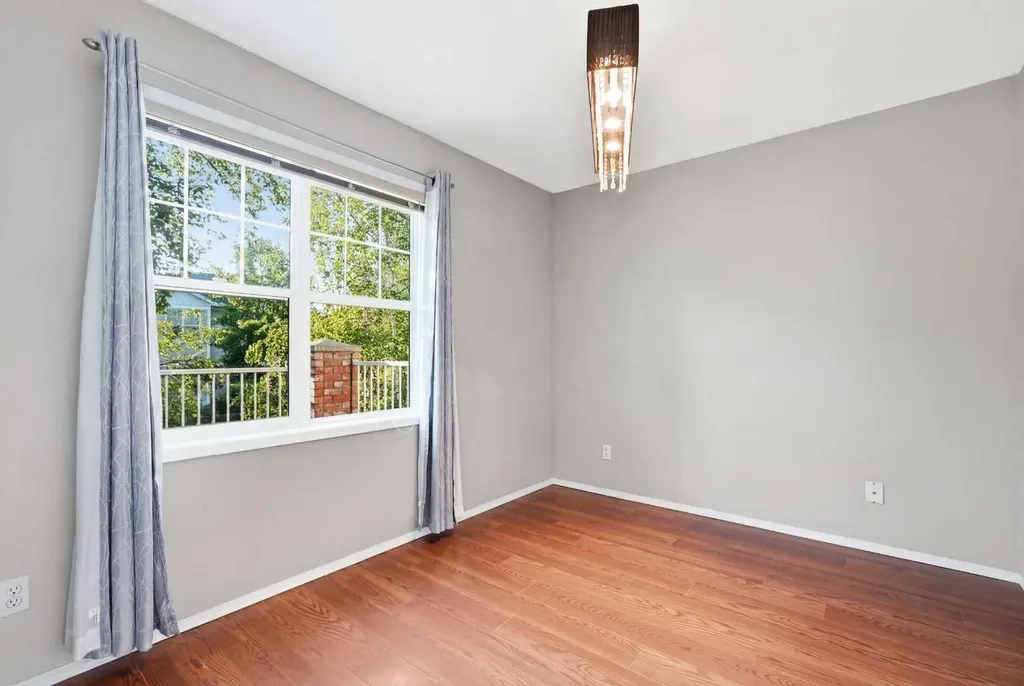 7171 Coach Hill Road SW Calgary AB T3H 3R7