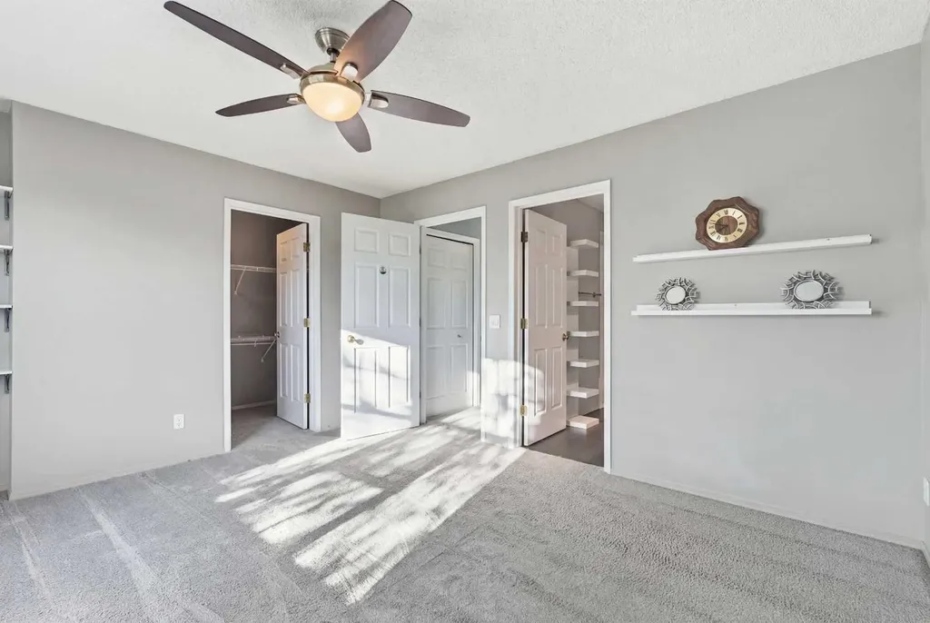 7171 Coach Hill Road SW Calgary AB T3H 3R7