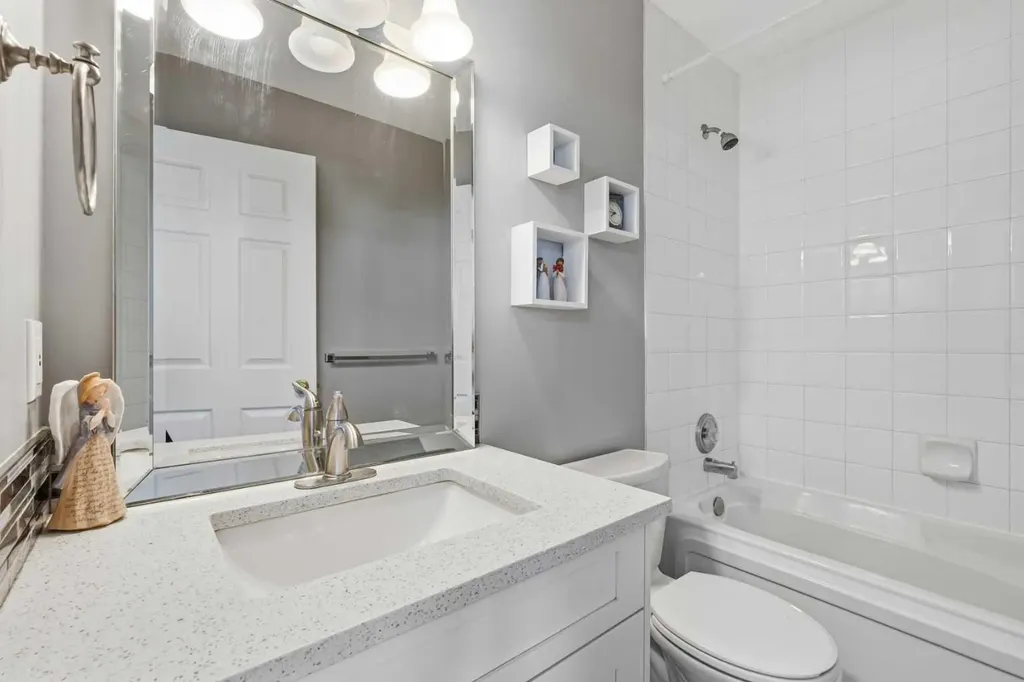 7171 Coach Hill Road SW Calgary AB T3H 3R7