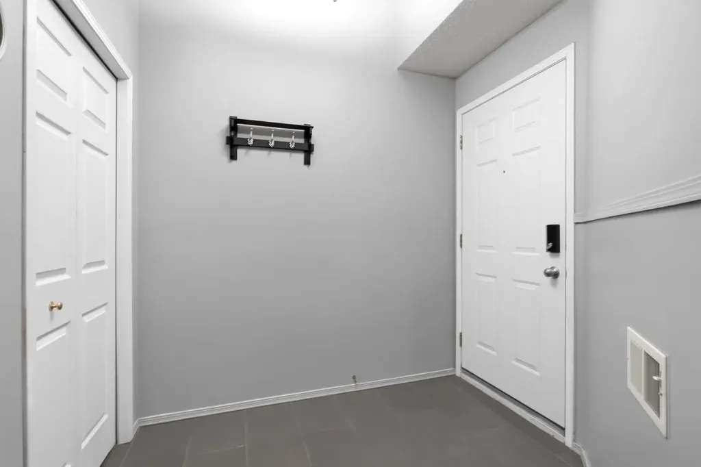 7171 Coach Hill Road SW Calgary AB T3H 3R7