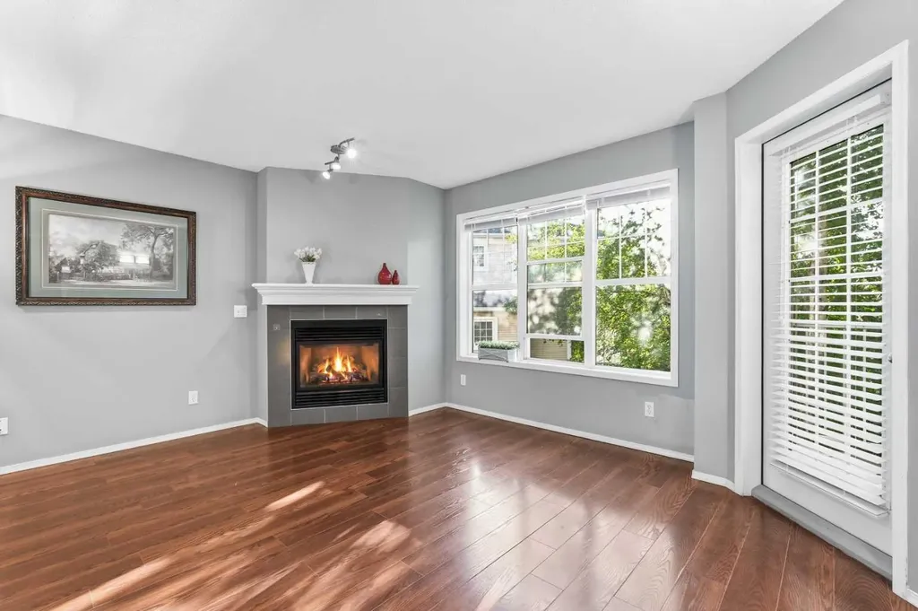 7171 Coach Hill Road SW Calgary AB T3H 3R7