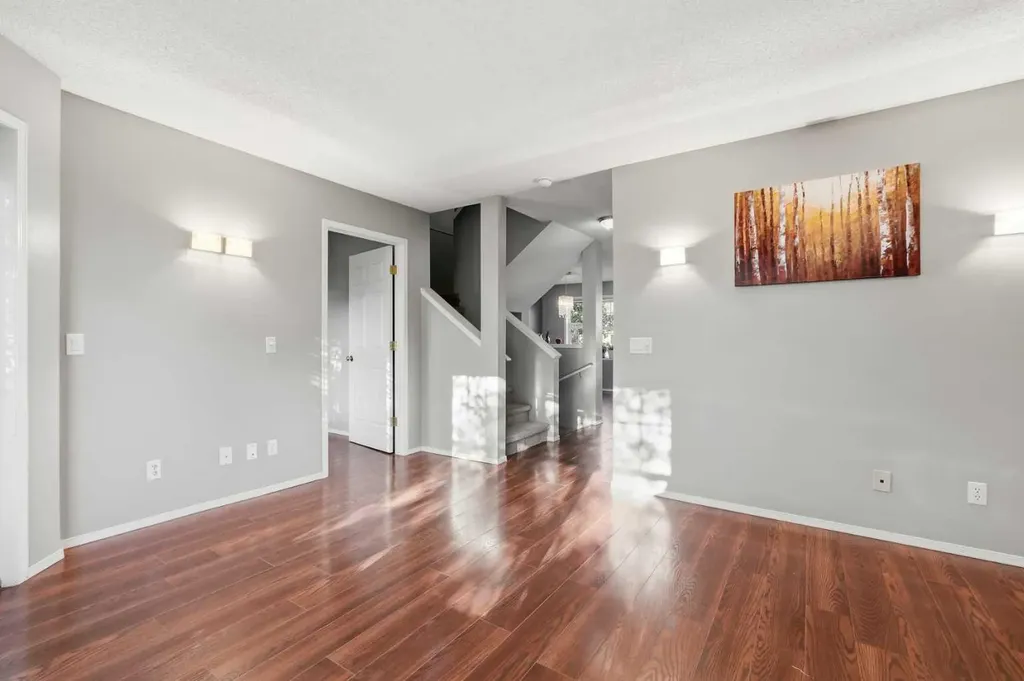 7171 Coach Hill Road SW Calgary AB T3H 3R7