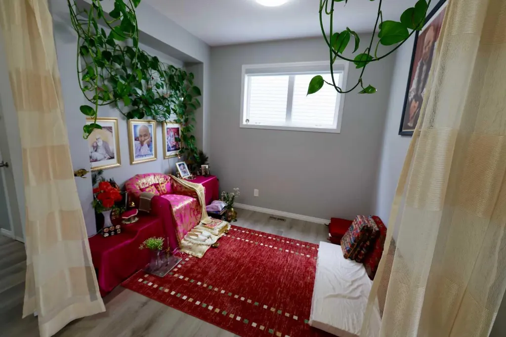 163 Cityside Park NE Calgary AB T3N 1P2