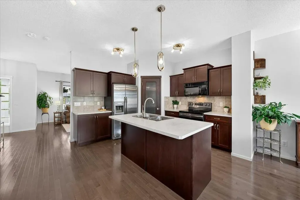 261 Copperstone Gardens SE Calgary AB T2Z 0L2