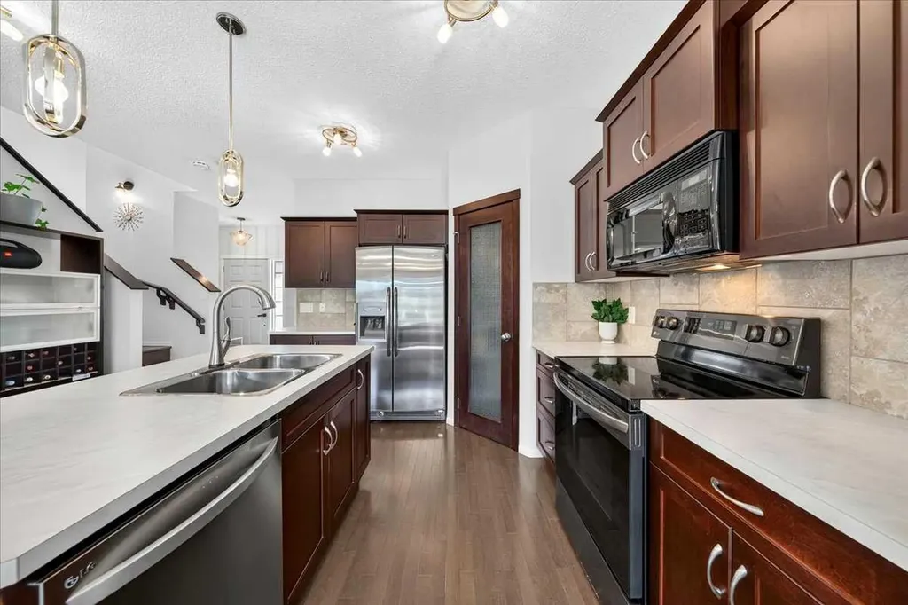 261 Copperstone Gardens SE Calgary AB T2Z 0L2