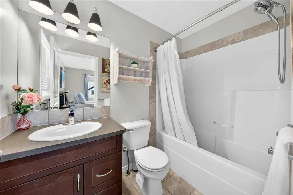261 Copperstone Gardens SE Calgary AB T2Z 0L2